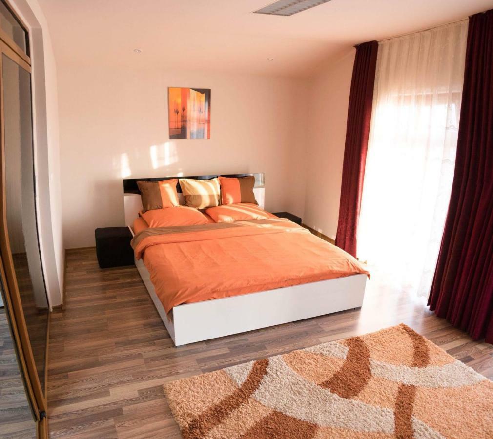 Penthouse De Lux Apartman Nagyvárad Kültér fotó