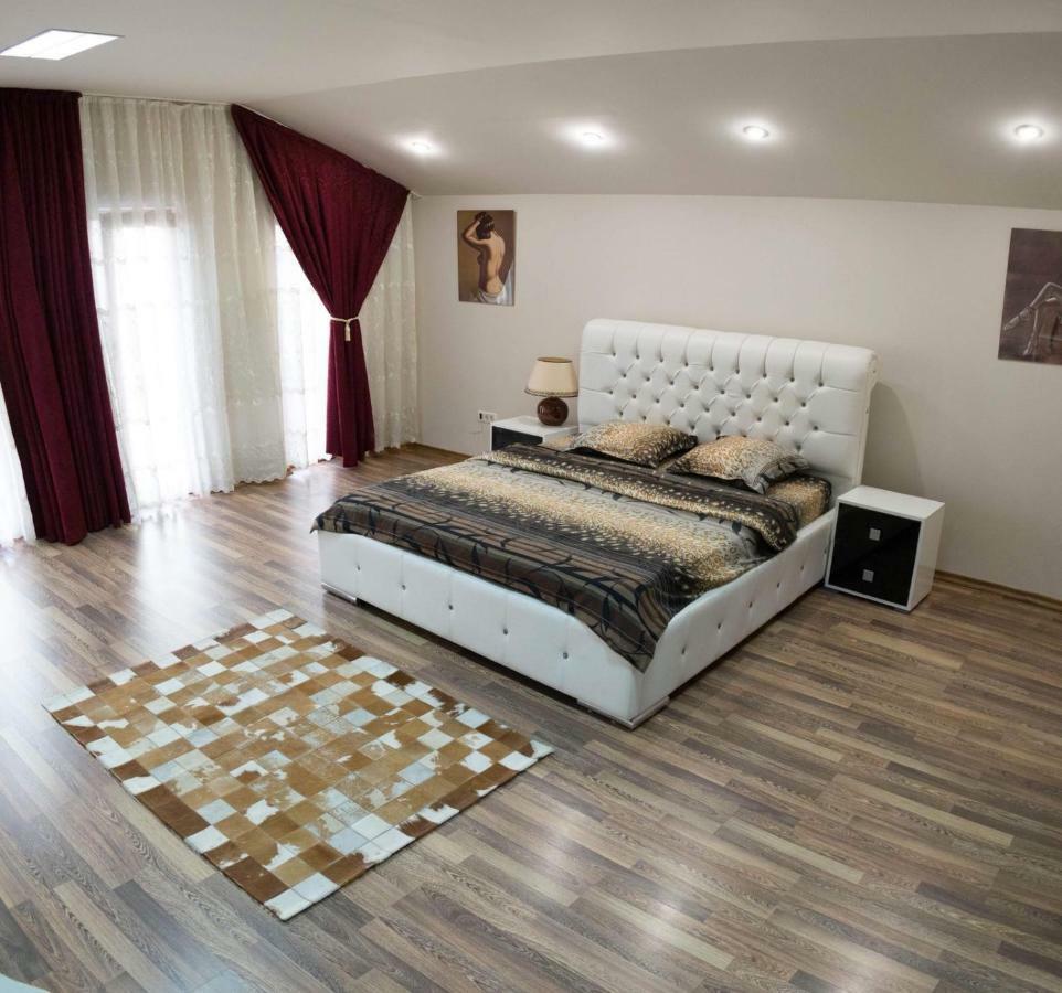 Penthouse De Lux Apartman Nagyvárad Kültér fotó
