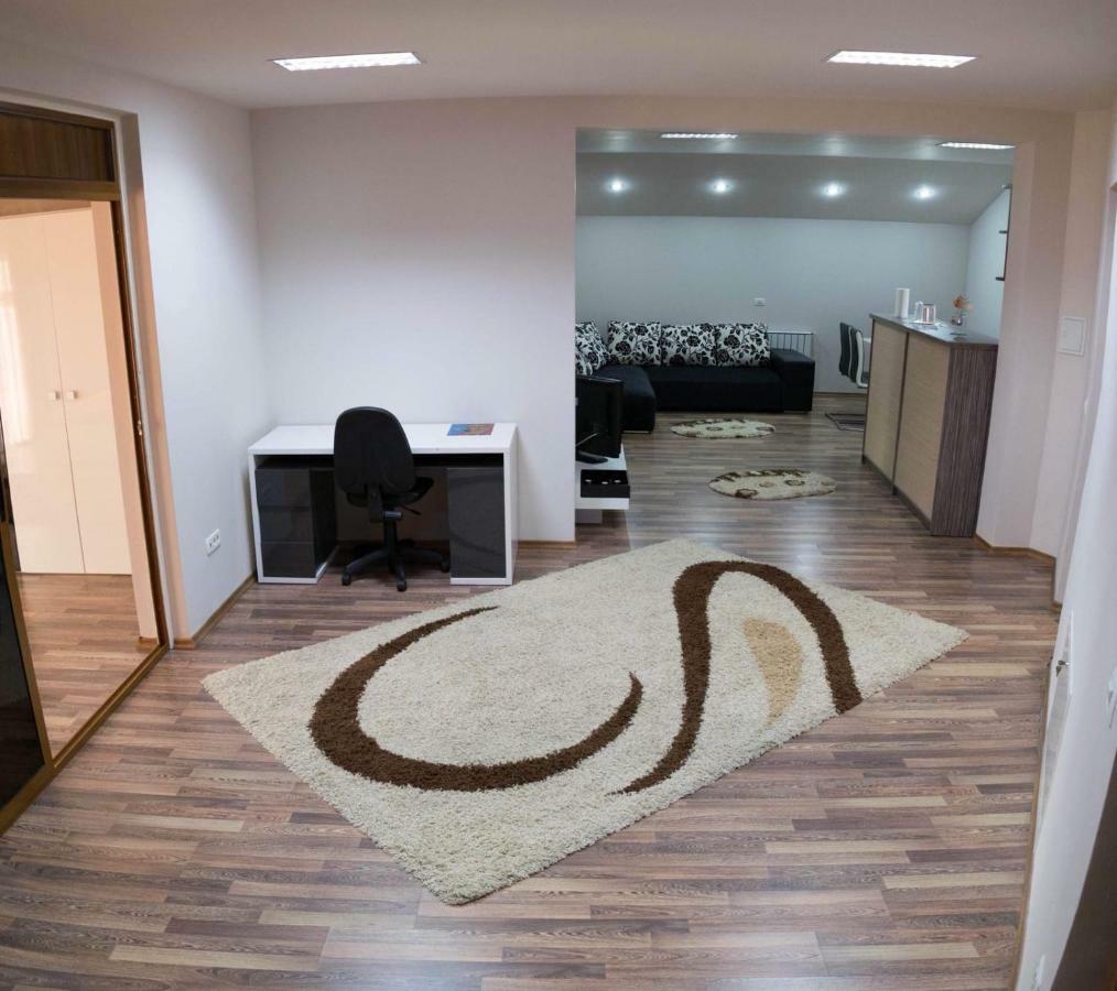 Penthouse De Lux Apartman Nagyvárad Kültér fotó